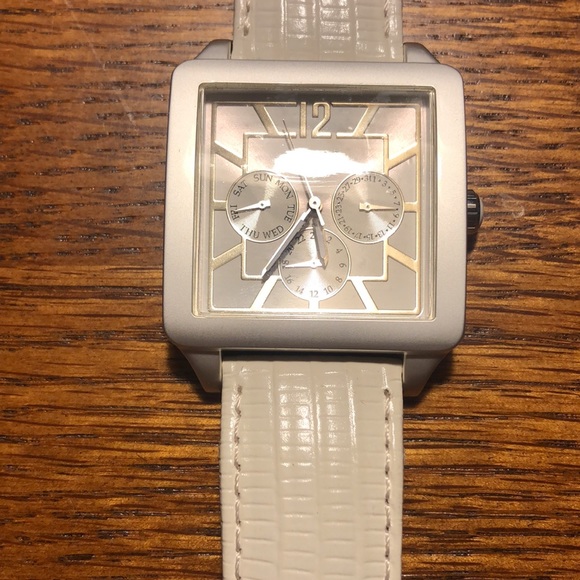 Guess watch new with tag - Picture 3 of 3